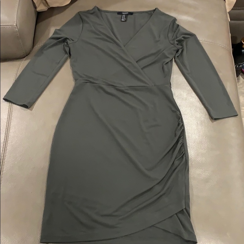 Olive green midi 3/4 sleeved dress
